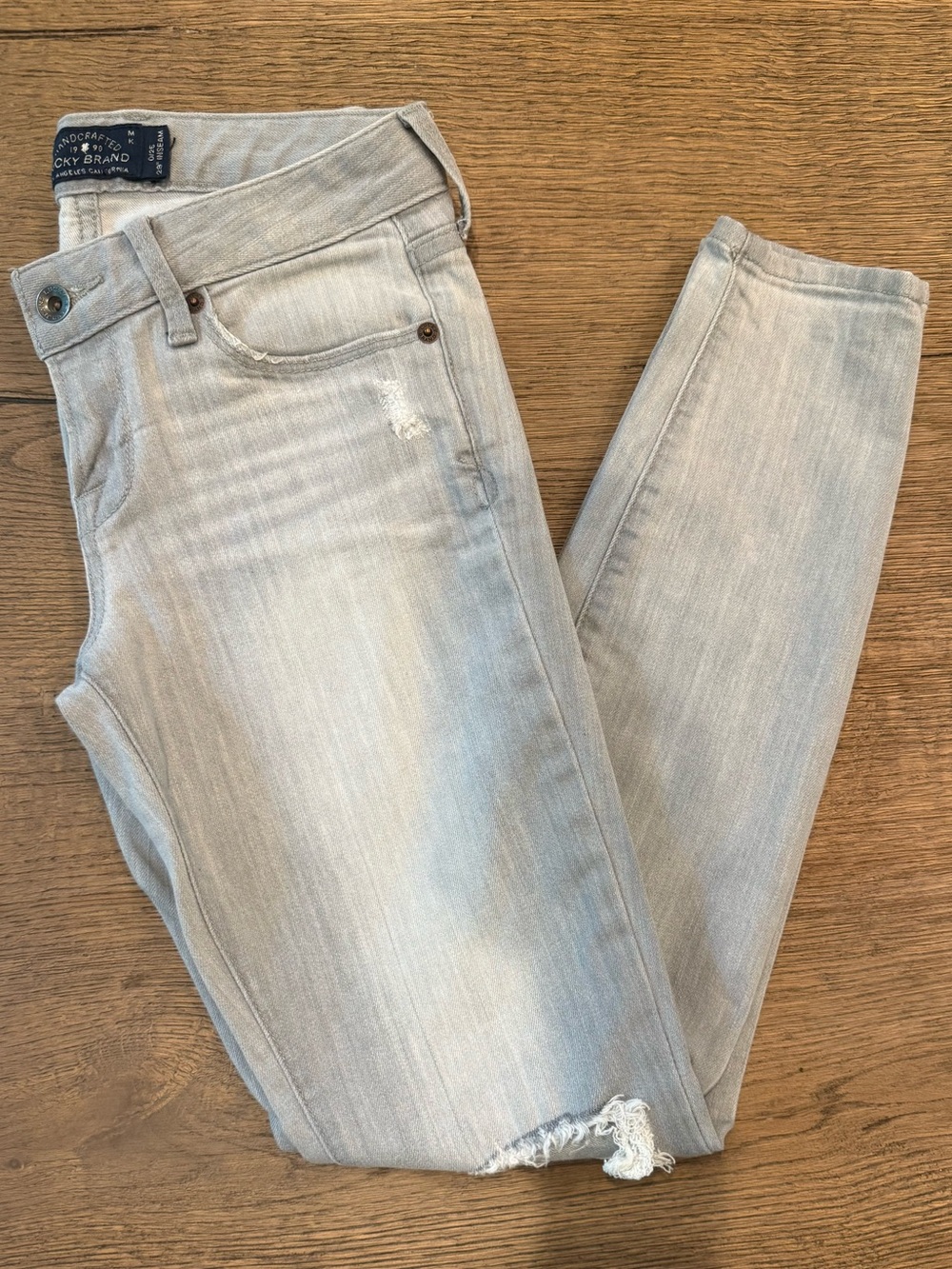 Lucky Brand Lolita Skinny Jeans Light Wash Distressed Size 25 Grey